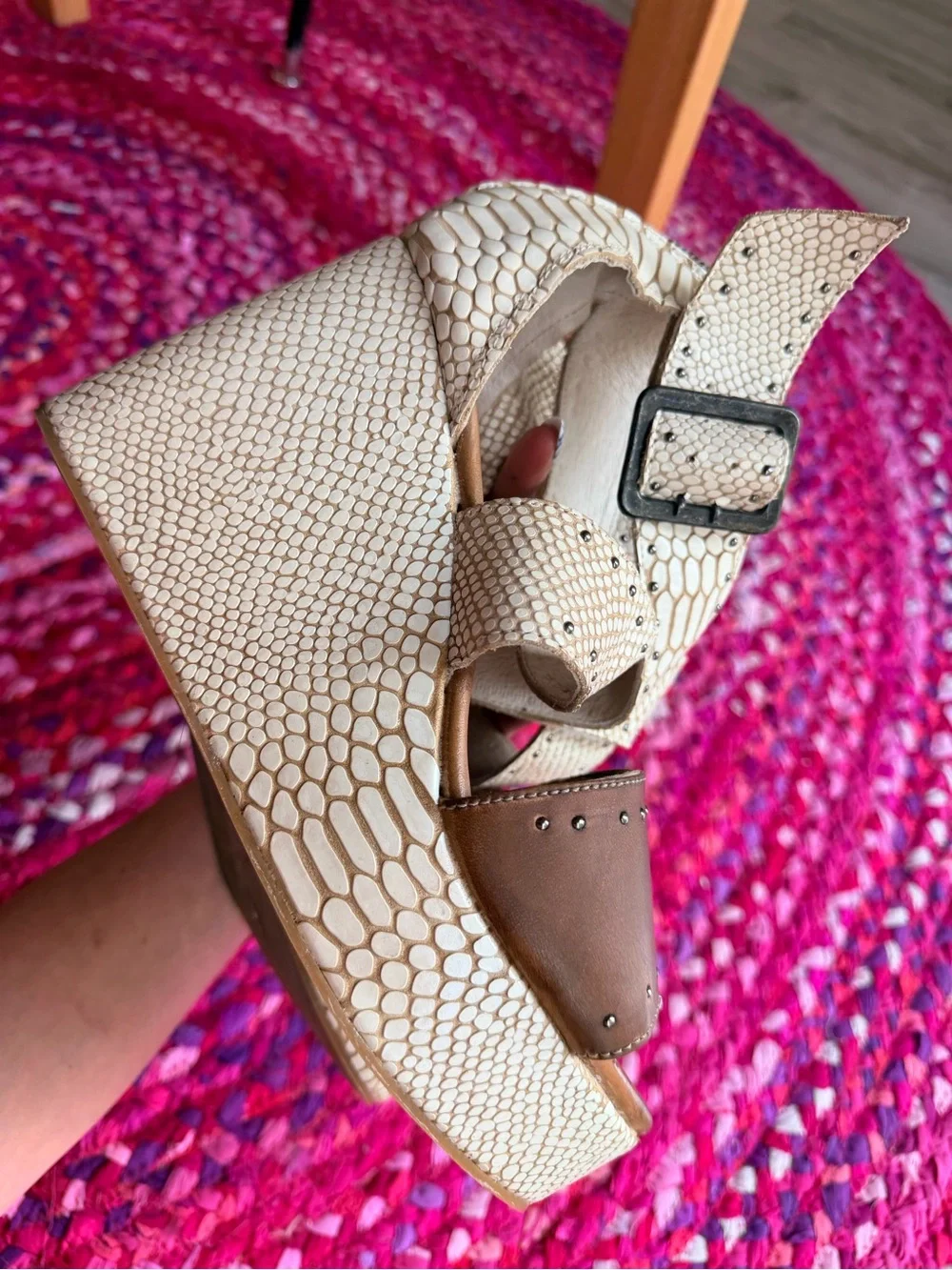 Freebird by Steven Cream Snake-Print and Brown Wedge Sandals Excellent pre-owned
